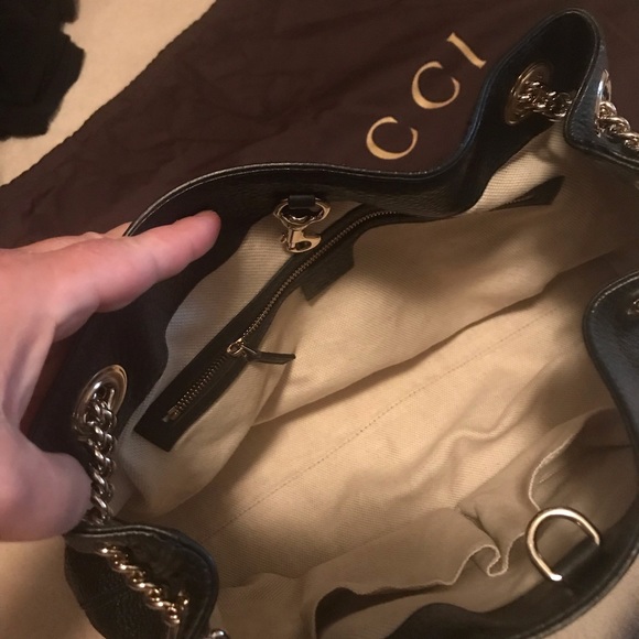 Gucci GG leather handbag with gold chain. - Picture 6 of 6